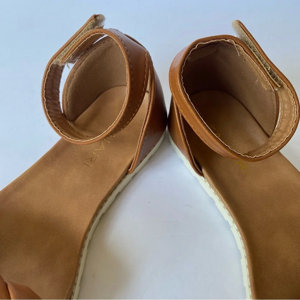 Tahari Braided Brown Sandal Kids Size 2